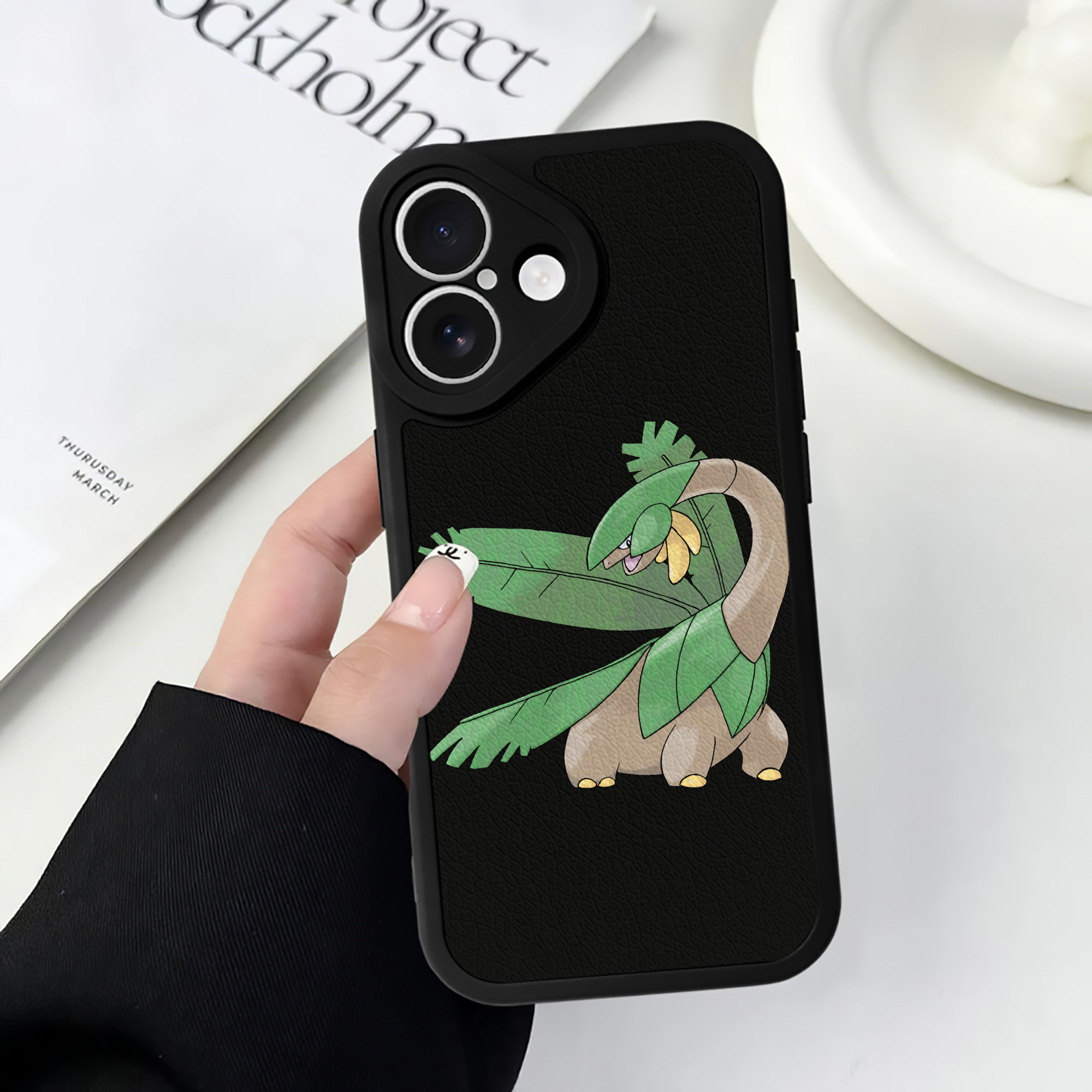 （画像用） ポケットモンスター Pokémon 【iPhone 16シリーズ対応】シリコンスマホケース（レザー調） 材質：シリコン